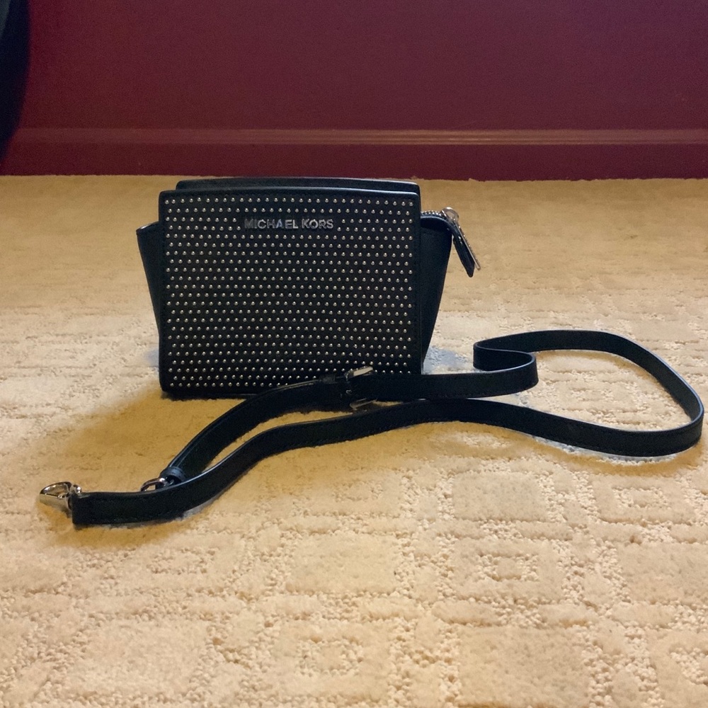 NEVER USED shoulder bag w/ detachable strap